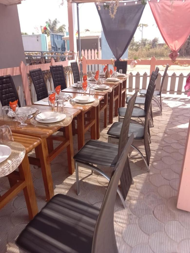 Bertoua Bh Apero Club酒店 外观 照片